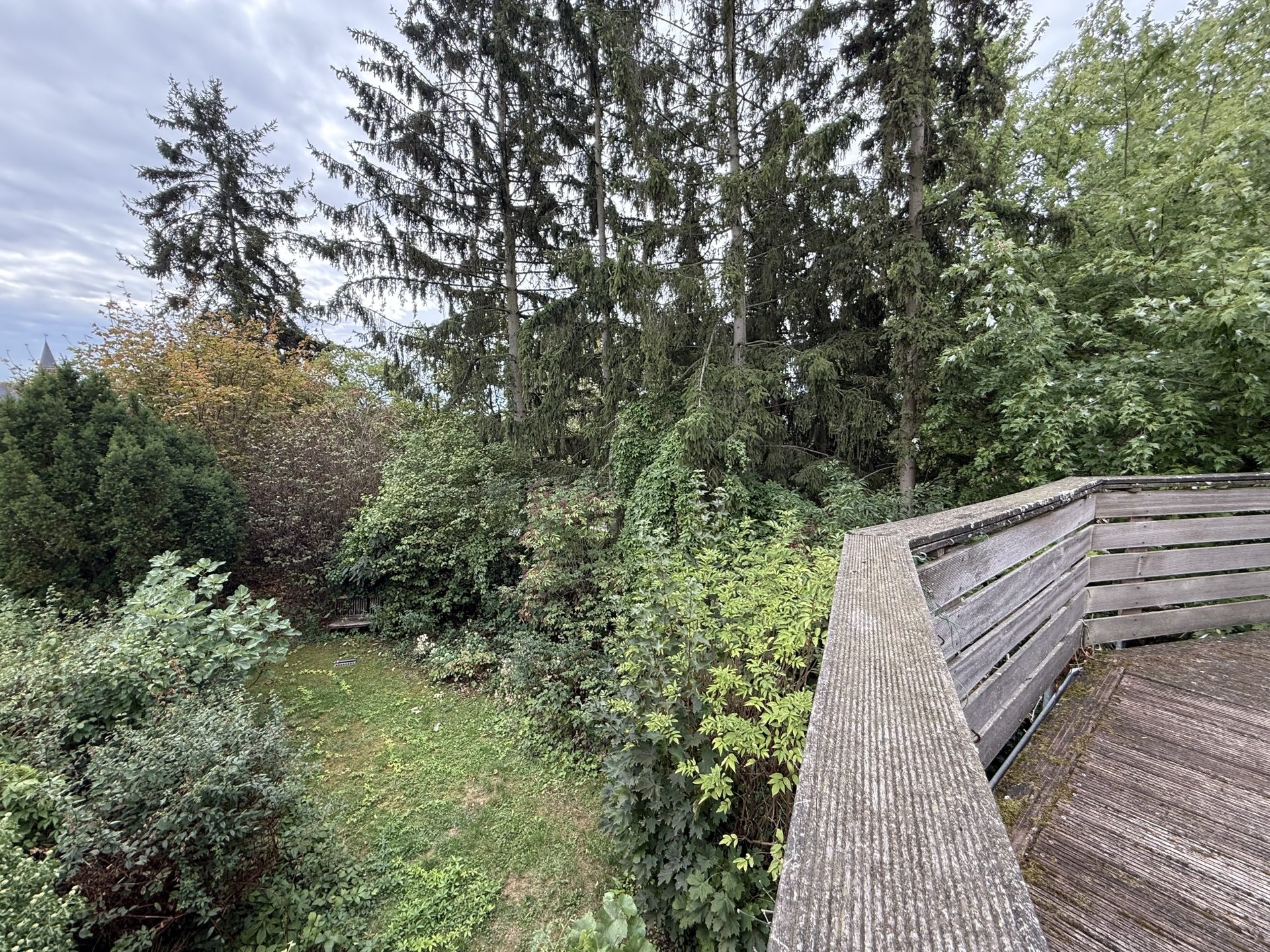 Immobilienangebot - Kerpen / Brüggen - Haus - FREISTEHEND mit großem Grundstück!