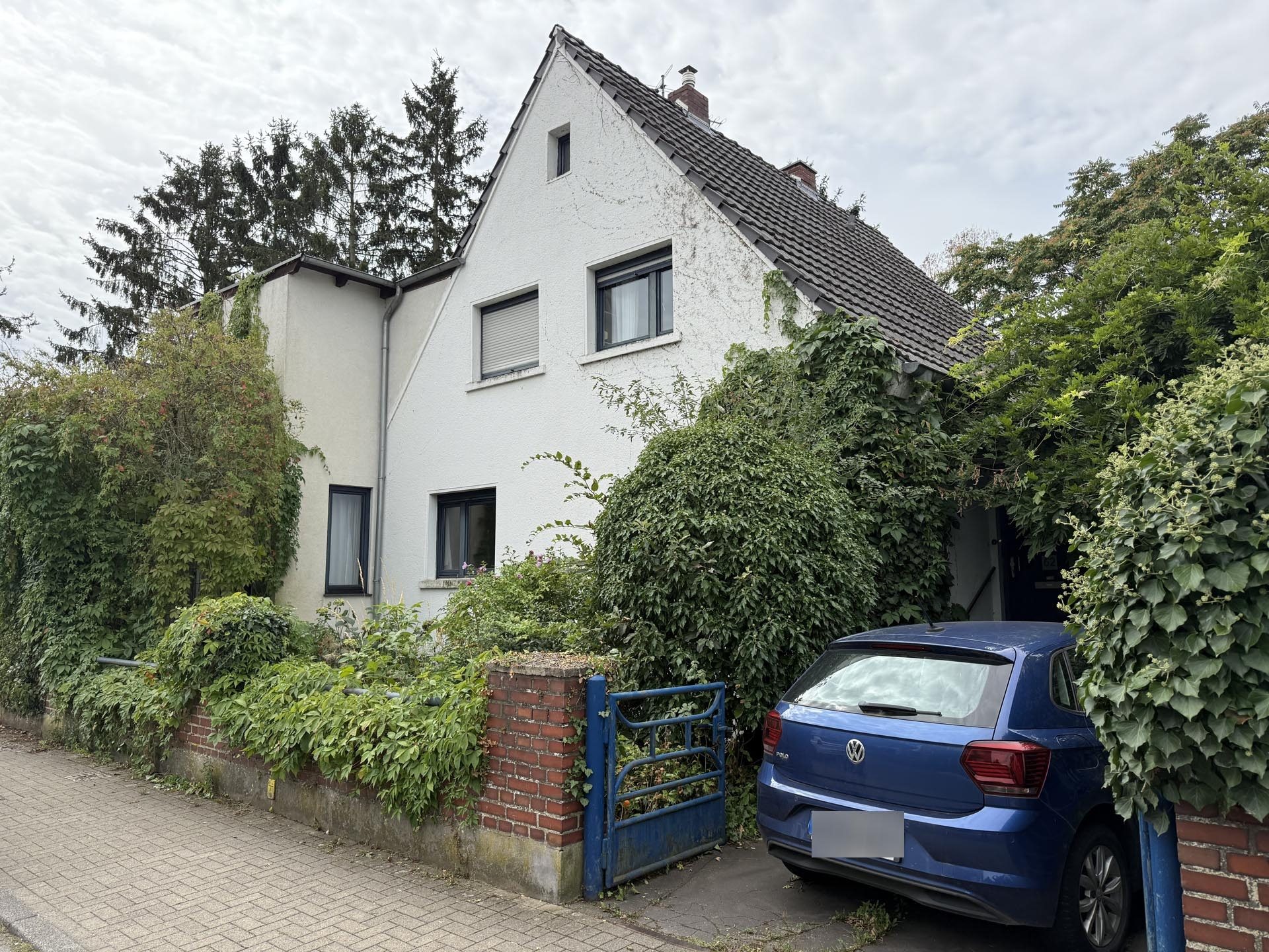 Immobilienangebot - Kerpen / Brüggen - Haus - FREISTEHEND mit großem Grundstück!