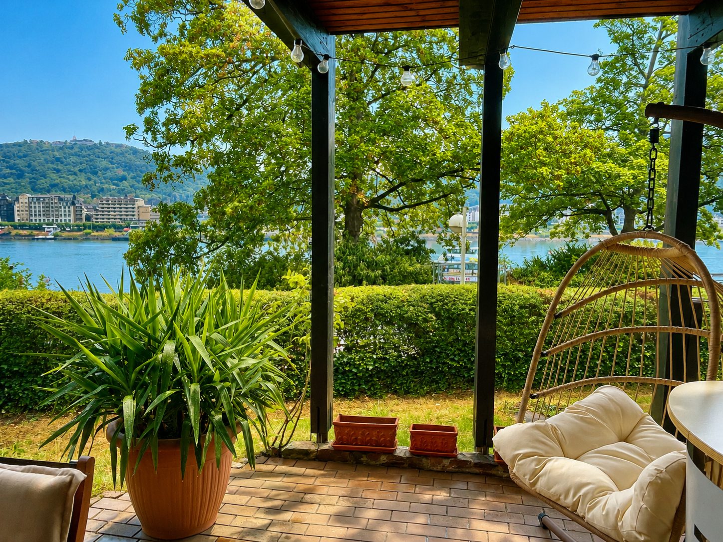 Immobilienangebot - Bonn / Bad Godesberg - Wohnung - Wohnen am Rhein – großzügige 2-Zimmer-Eigentumswohnung mit Terrasse und Loggia