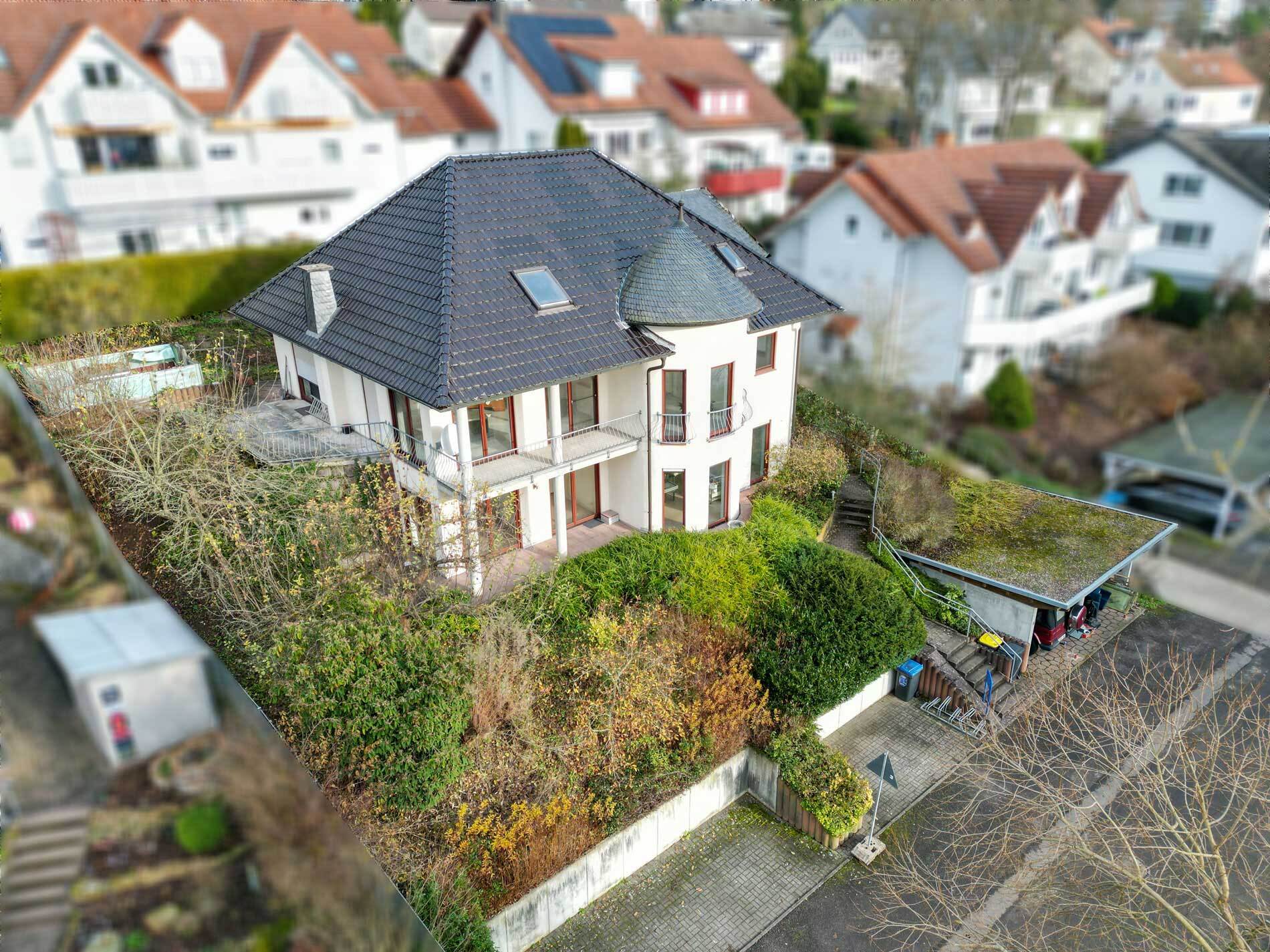 Immobilienangebot - Bad Salzschlirf - Alle - Blickfang am Ortsrand - Zweifamilienhaus mit Doppelcarport