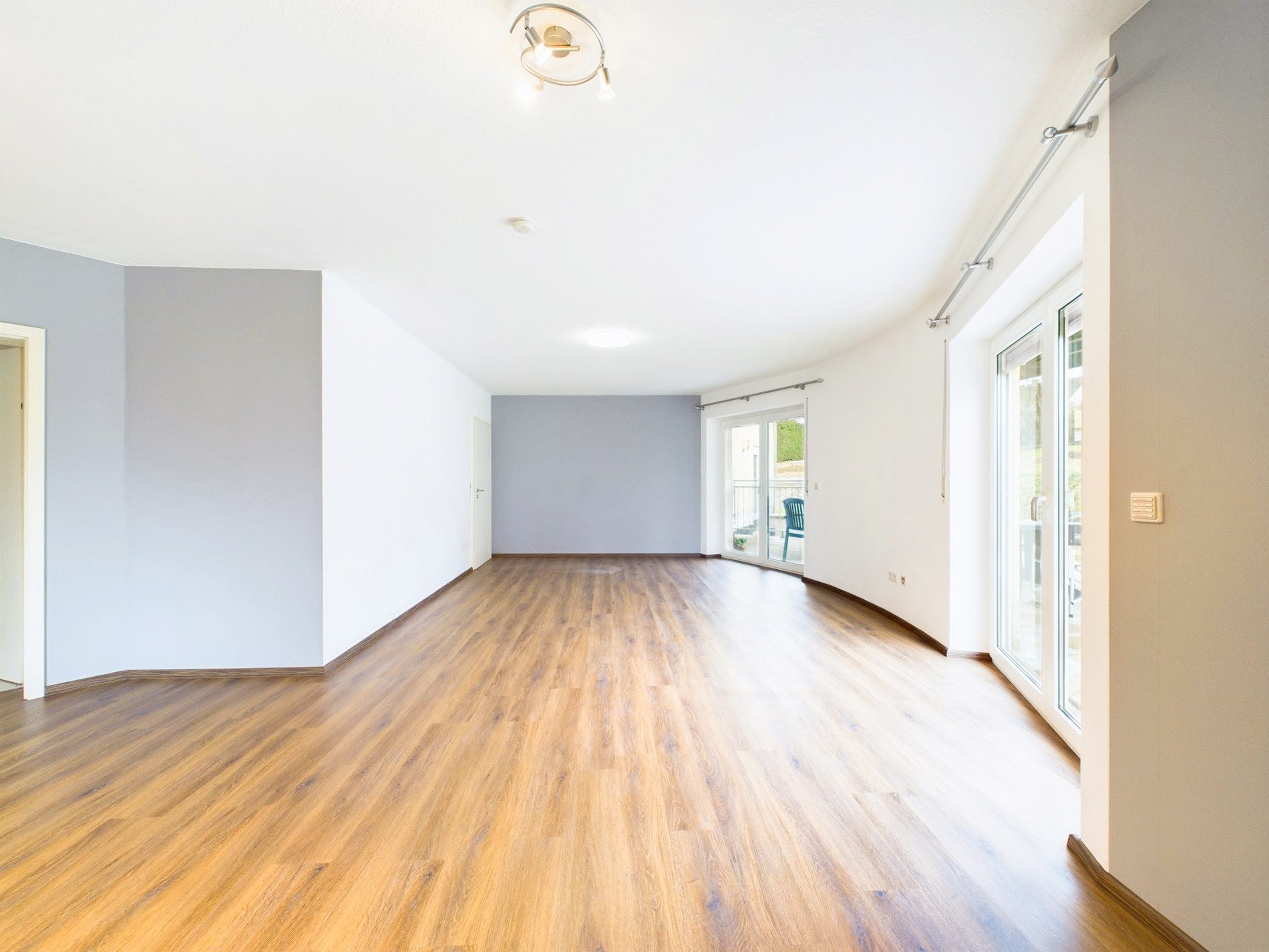 Immobilienangebot - Künzell - Alle - Große 4-Zimmer Wohnung mit Terrasse in Künzell