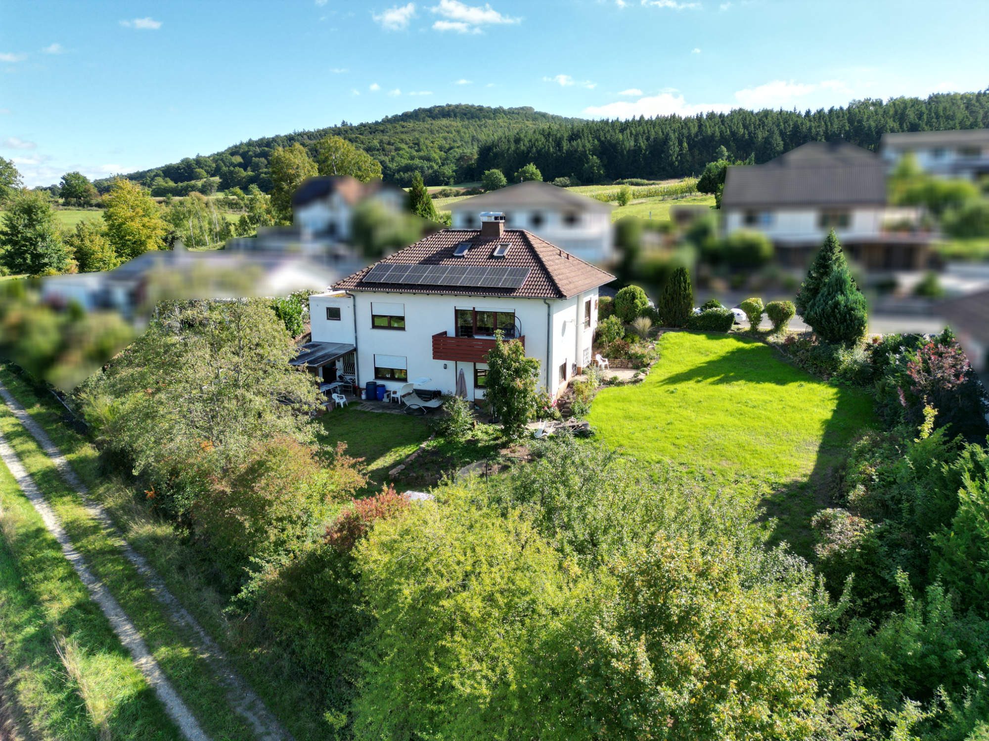 Immobilienangebot - Bad Salzschlirf - Alle - Gepflegtes Haus mit PV-Anlage & Garten & Weitblick