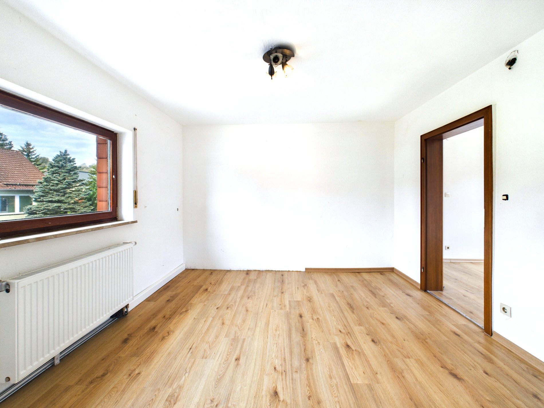 Immobilienangebot - Kalbach - Alle - Günstiger Einstieg ins Eigenheim: Doppelhaushälfte mit Garage und Scheune