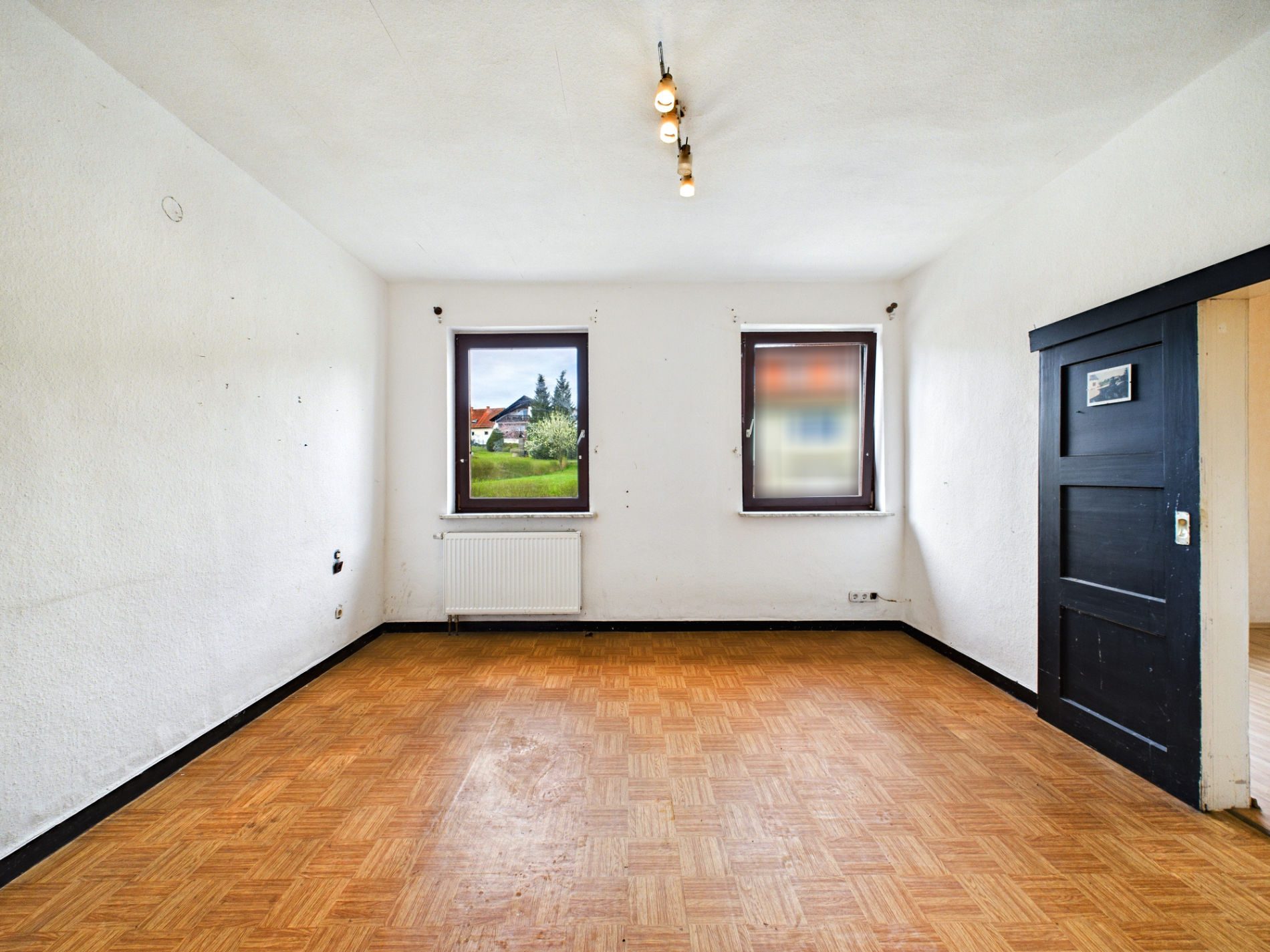 Immobilienangebot - Kalbach - Alle - Günstiger Einstieg ins Eigenheim: Doppelhaushälfte mit Garage und Scheune