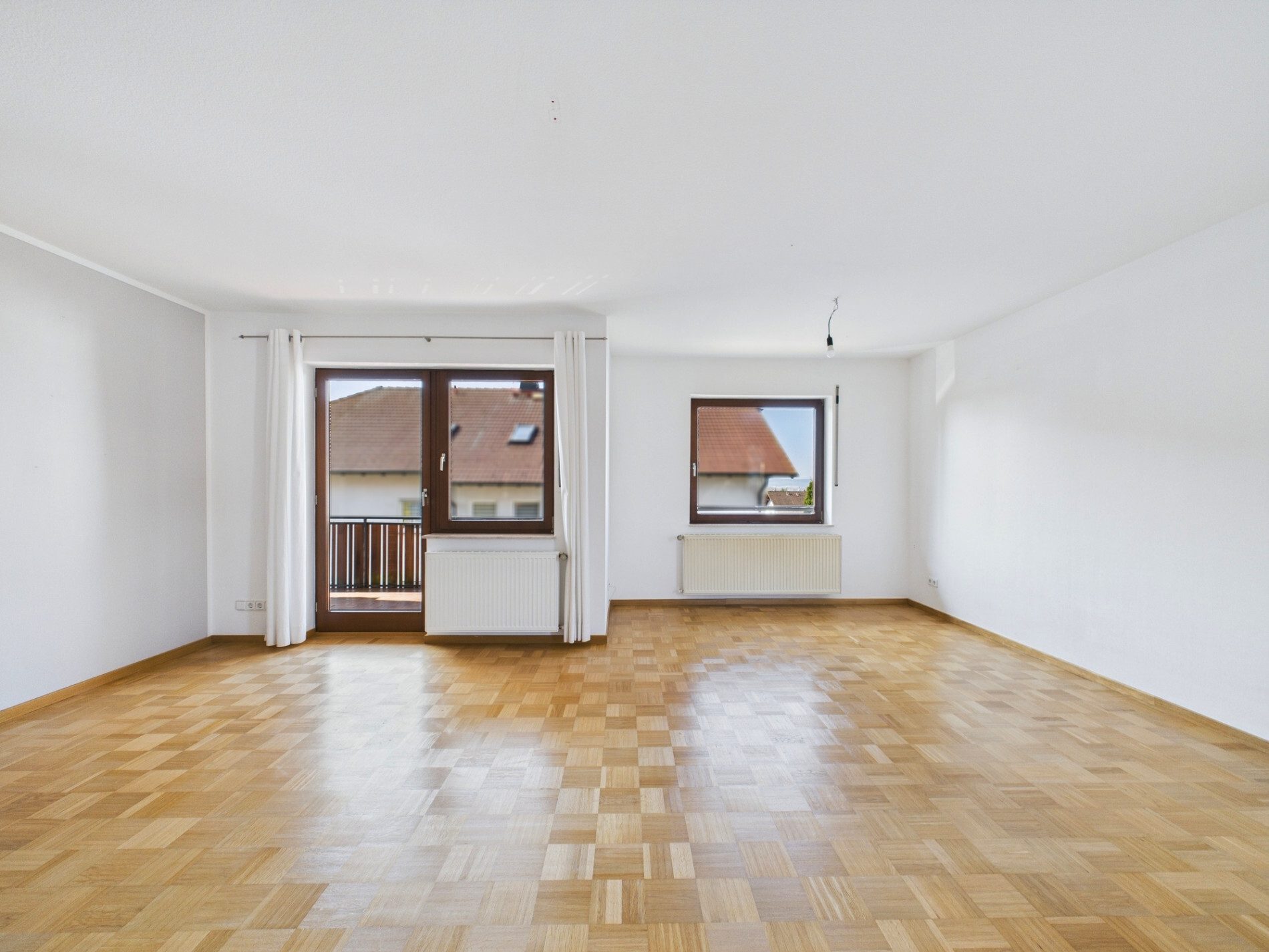 Immobilienangebot - Künzell - Alle - Bezugsfreie 3-Zimmer-Wohnung mit Balkon, Garage & Stellplatz in Künzell-Bachrain