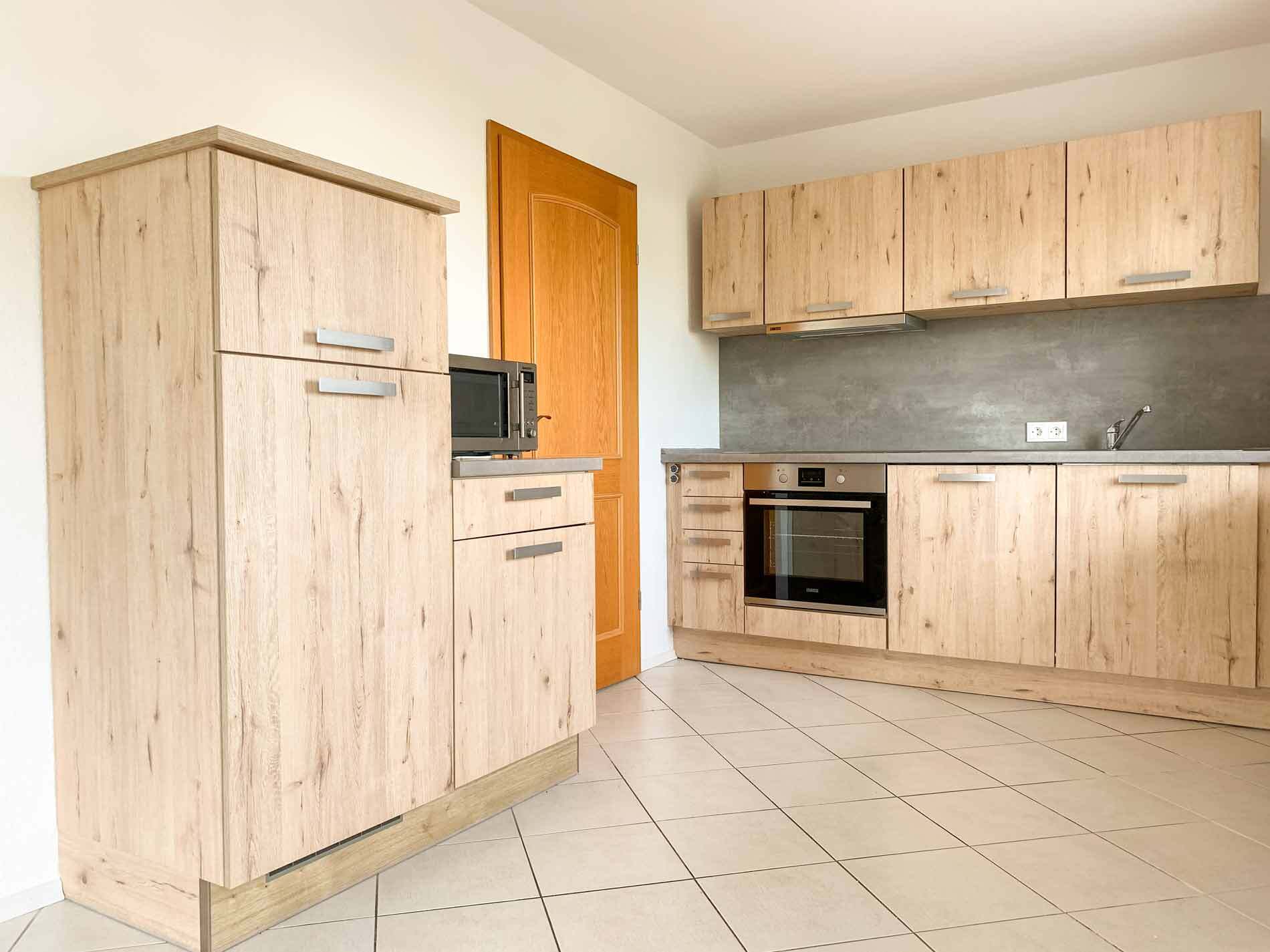 Immobilienangebot - Fulda - Alle - 3-Zimmer-Wohnung mit Küche, Balkon und 2 Stellplätzen in Edelzell