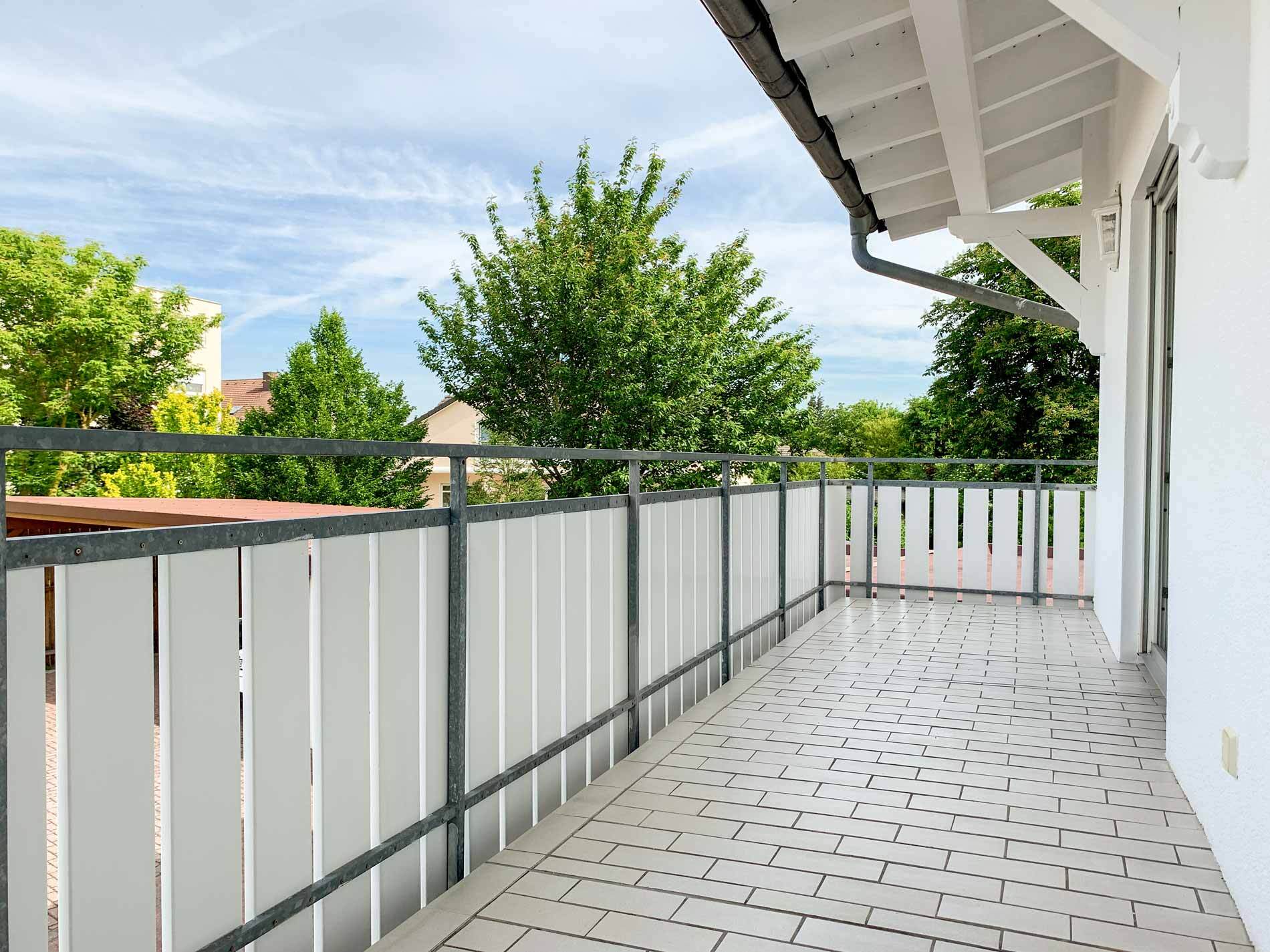 Immobilienangebot - Fulda - Alle - 3-Zimmer-Wohnung mit Küche, Balkon und 2 Stellplätzen in Edelzell