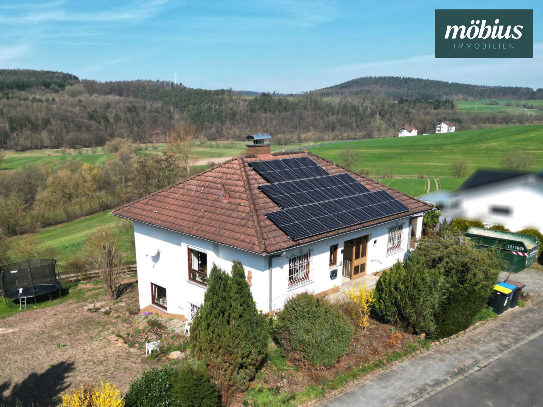 Immobilienangebot - Bad Salzschlirf - Alle - Hier beginnt Ihr neues Kapitel - Einfamilienhaus mit PV-Anlage, Garten & Garage