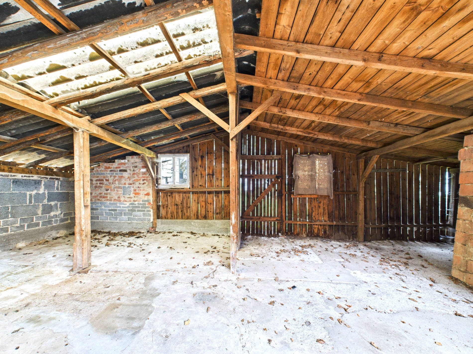 Immobilienangebot - Hilders - Alle - Hilders-Ortsmitte: Wohnhaus mit Scheune, Garage & viel Platz – 1.360 m² Grundstück