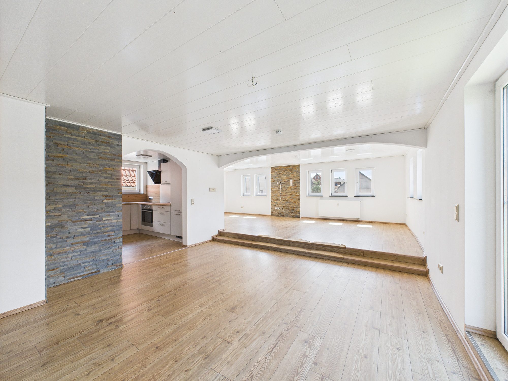 Immobilienangebot - Wartenberg - Alle - Große 2-Zimmer-Wohnung mit Balkon und Einbauküche