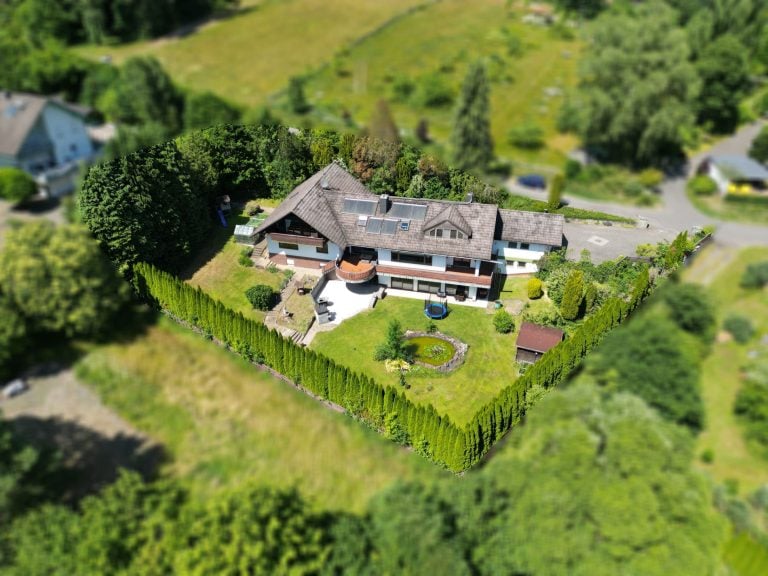 Immobilienangebot - Sinntal - Alle - Ihr Platz zum Durchatmen - 11 Zimmer, Schwimmbad, Sauna und Gartenidylle
