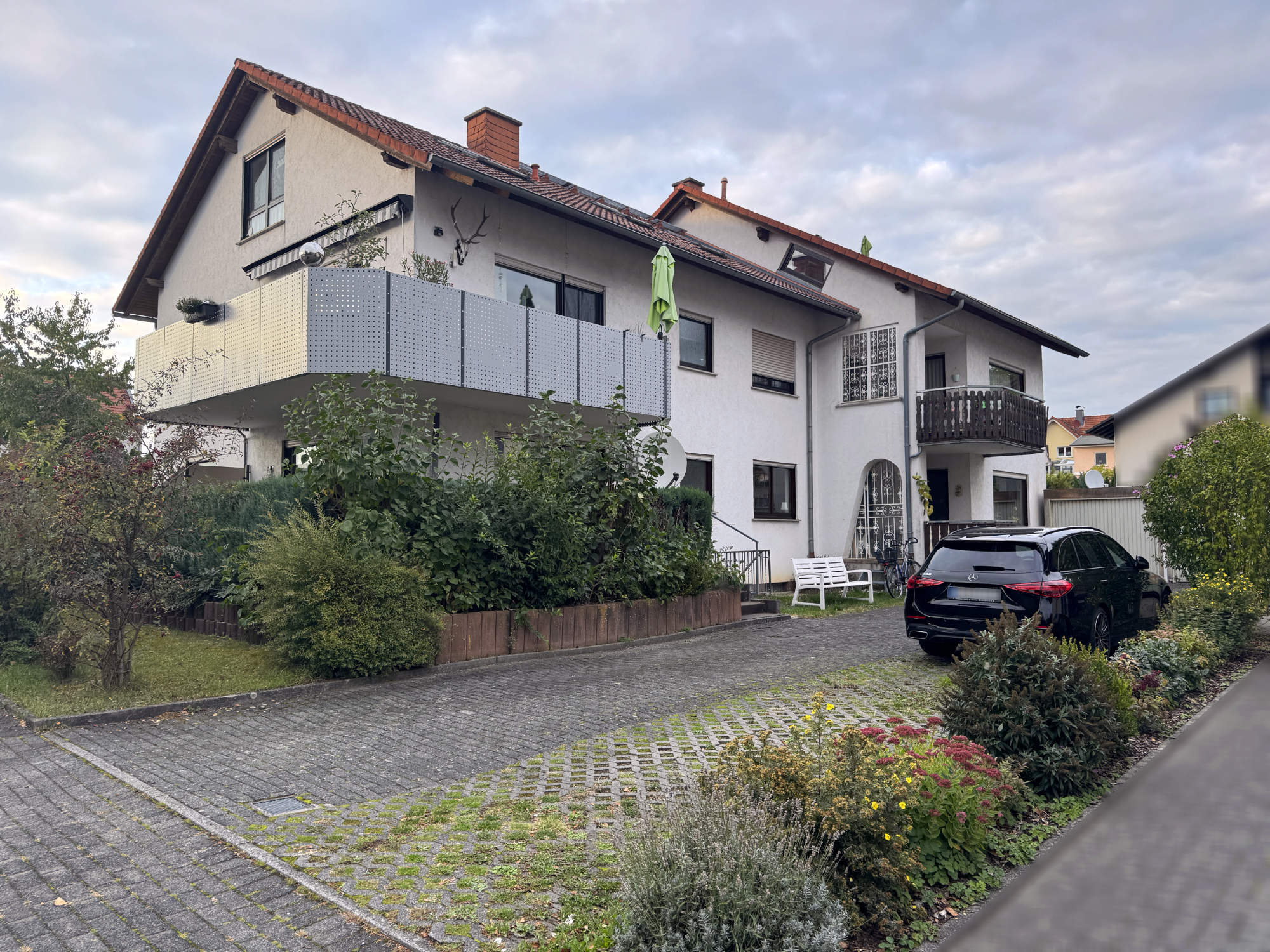 Immobilienangebot - Künzell - Alle - Ruhige 2,5-Zimmer-Wohnung mit Balkon und Garage