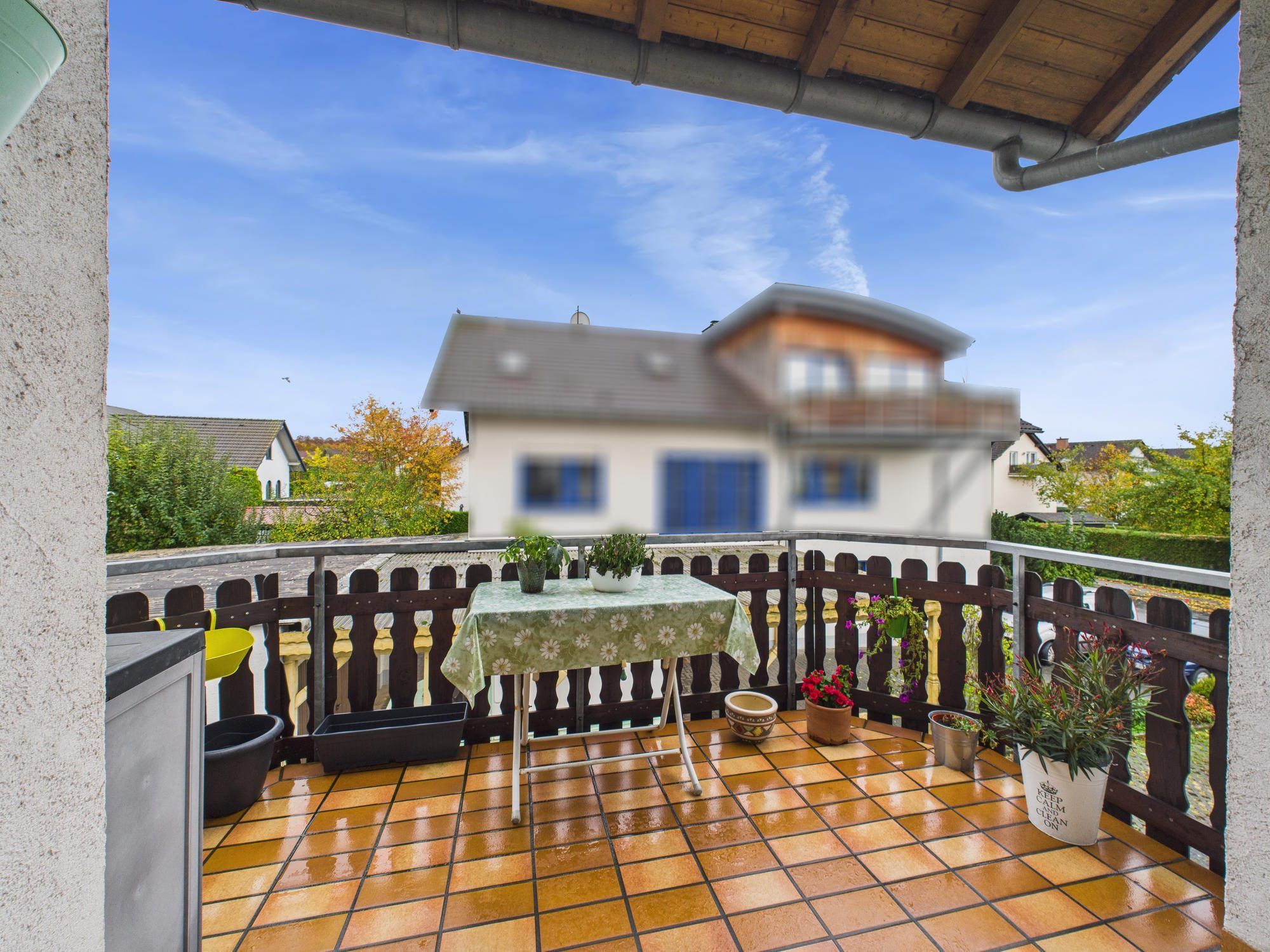 Immobilienangebot - Künzell - Alle - Ruhige 2,5-Zimmer-Wohnung mit Balkon und Garage