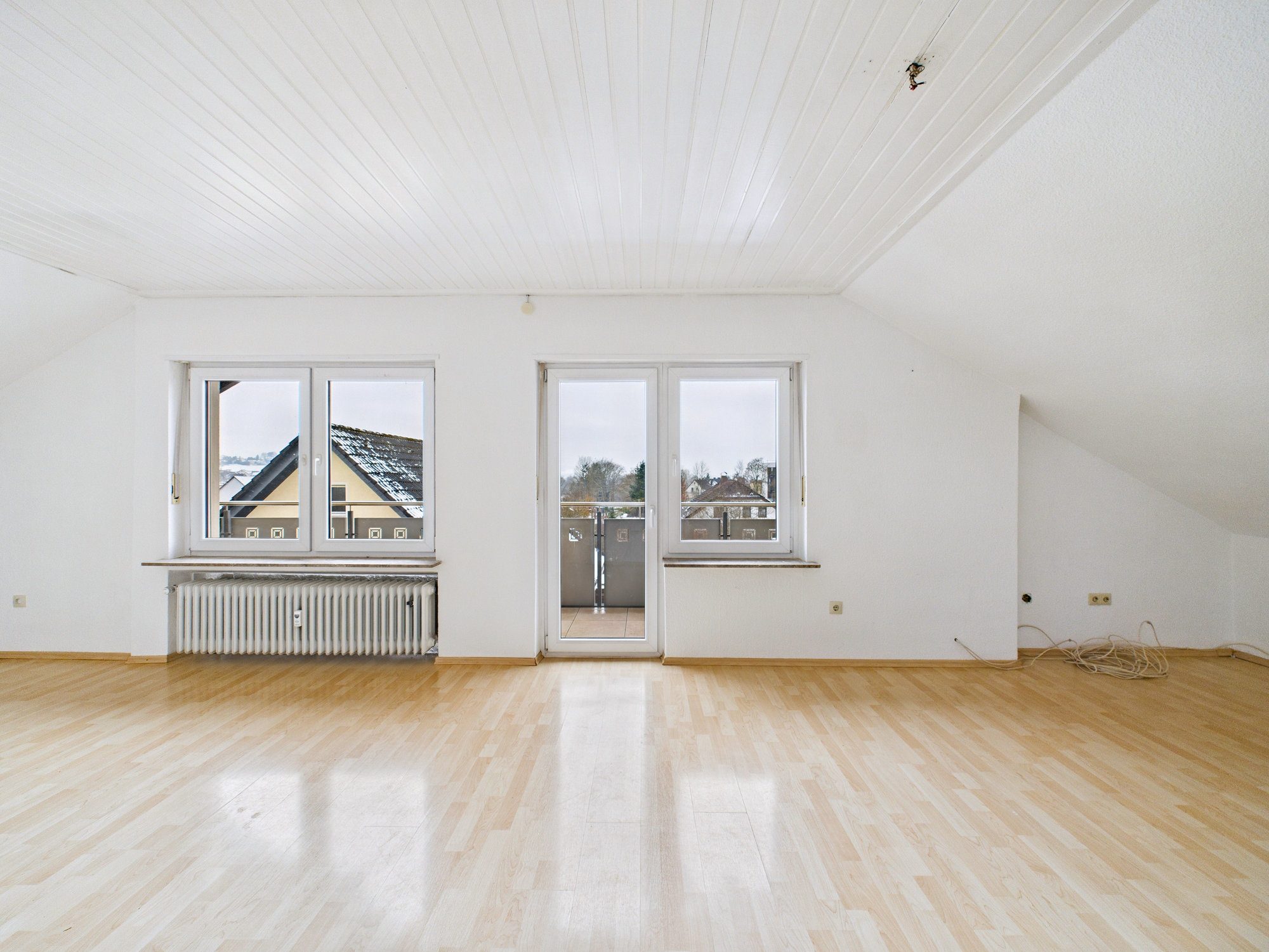 Immobilienangebot - Künzell - Alle - Gut geschnittene Wohnung mit Garage, Keller und eigenem Gartenbereich