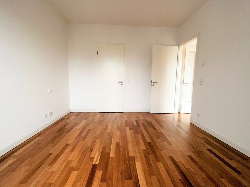 Immobilienangebot - Düsseldorf / Heerdt - Alle - Heinrich Heine Gärten: repräsentative 2-Zimmer
Wohnung mit Bad en Suite und schöner Einbauküche!