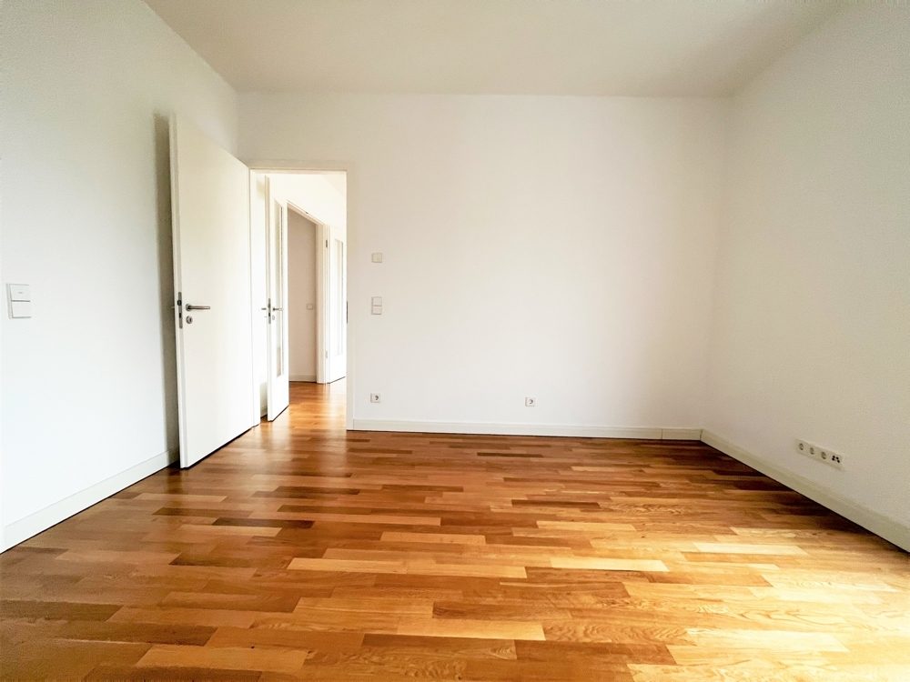 Immobilienangebot - Düsseldorf / Heerdt - Alle - Heinrich Heine Gärten: repräsentative 2-Zimmer
Wohnung mit Bad en Suite und schöner Einbauküche!
