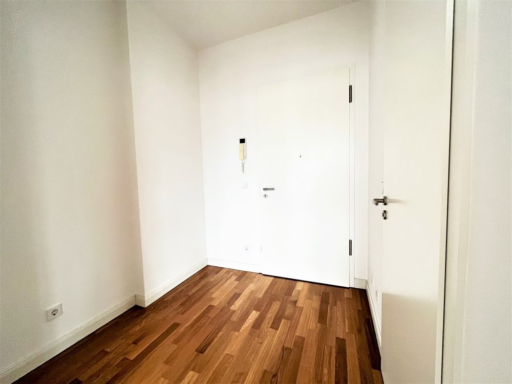Immobilienangebot - Düsseldorf / Heerdt - Alle - Heinrich Heine Gärten: repräsentative 2-Zimmer
Wohnung mit Bad en Suite und schöner Einbauküche!