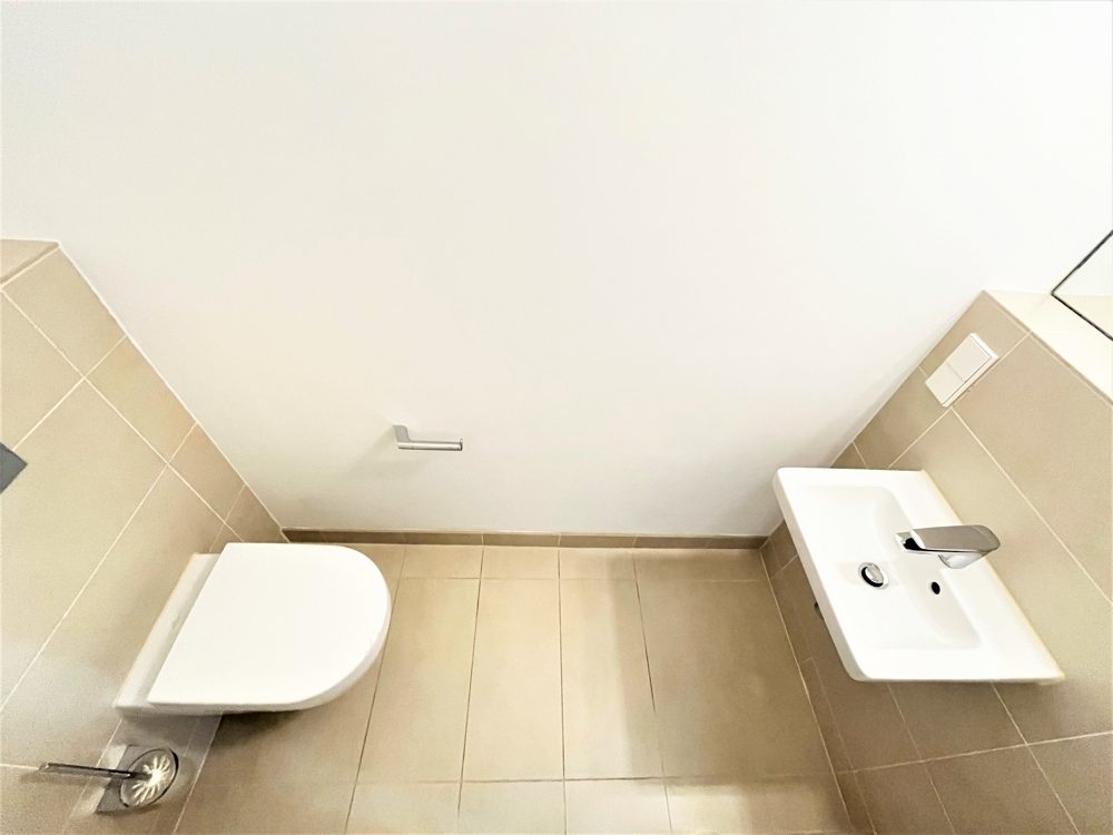 Immobilienangebot - Düsseldorf / Heerdt - Alle - Heinrich Heine Gärten: repräsentative 2-Zimmer
Wohnung mit Bad en Suite und schöner Einbauküche!