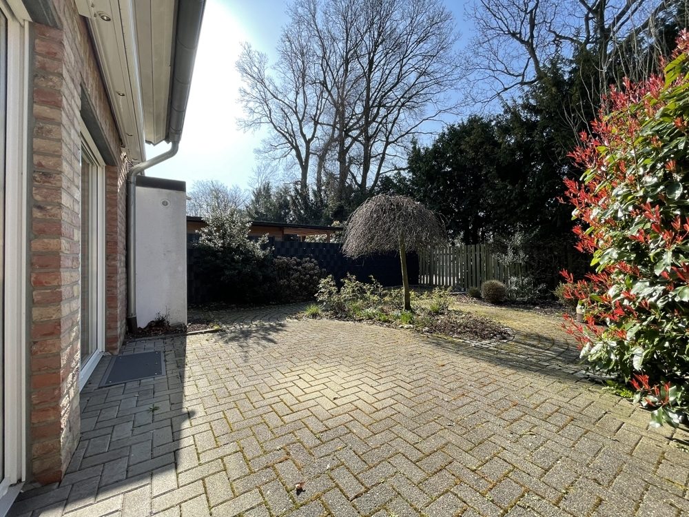 Immobilienangebot - Mönchengladbach - Alle - Mönchengladbach: großzügig geschnittene 5-Zimmer Doppelhaushälfte mit Garten in direkter Parklage!