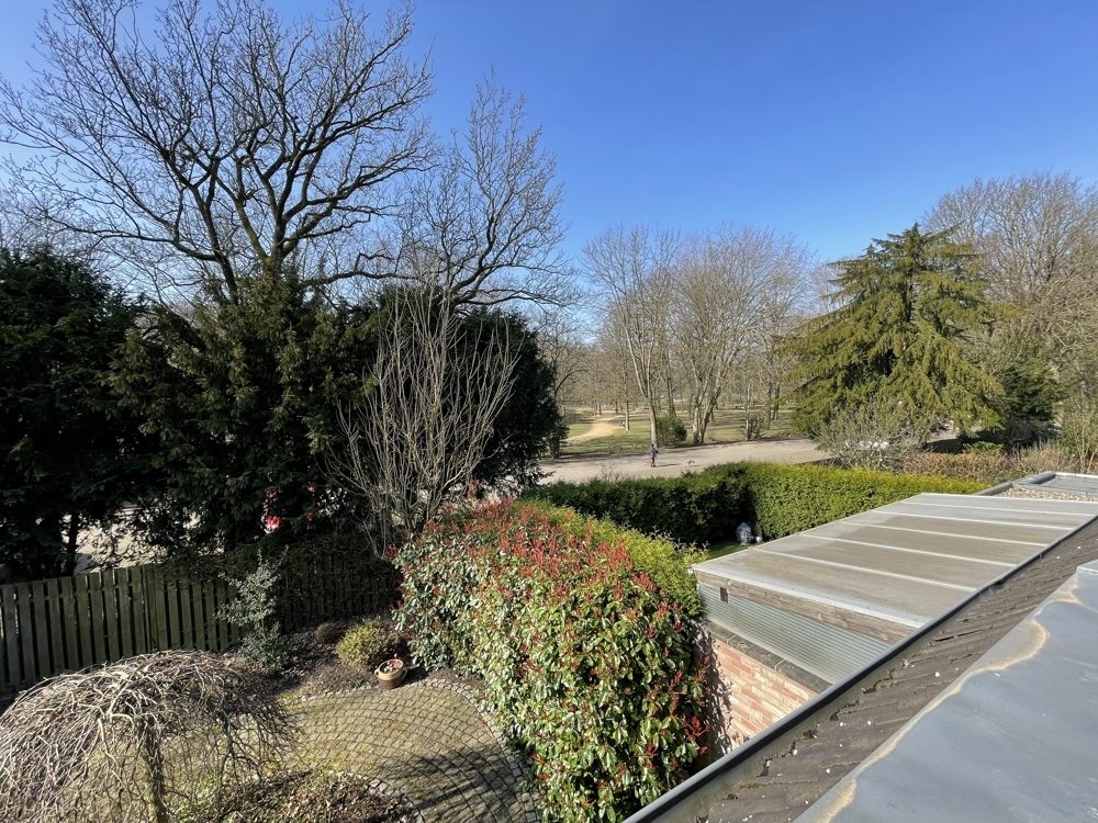 Immobilienangebot - Mönchengladbach - Alle - Mönchengladbach: großzügig geschnittene 5-Zimmer Doppelhaushälfte mit Garten in direkter Parklage!
