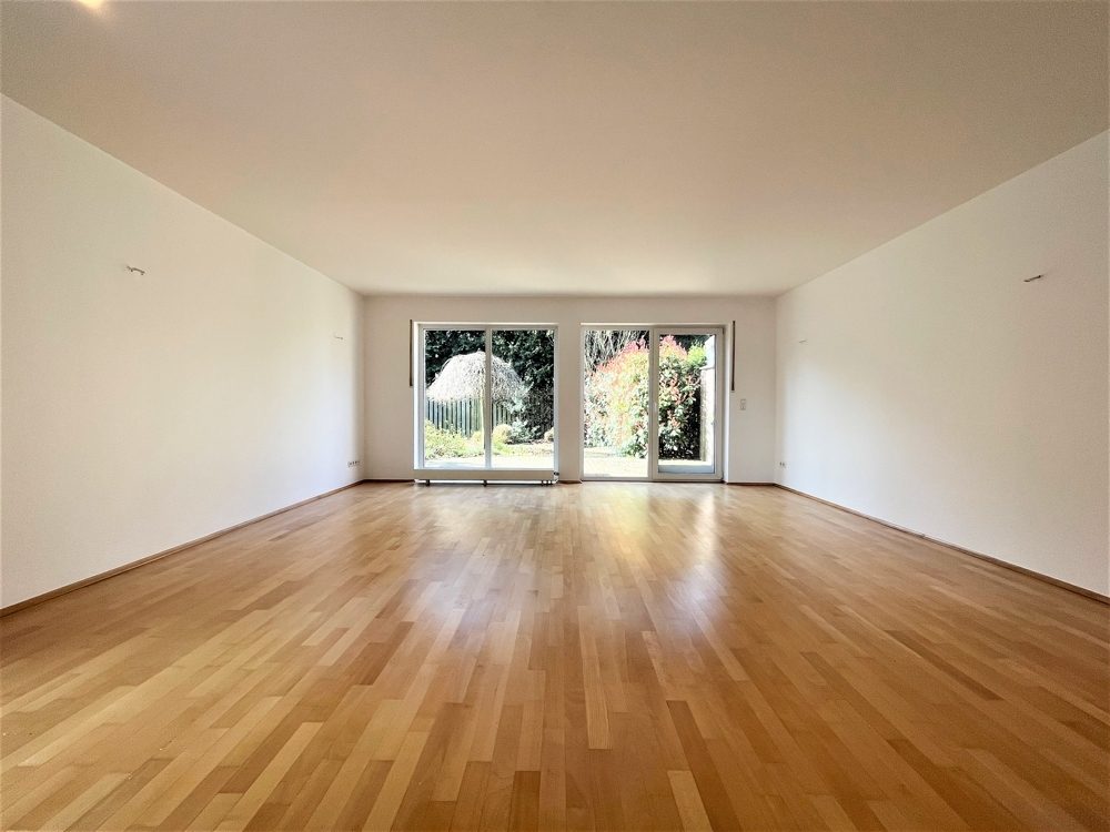 Immobilienangebot - Mönchengladbach - Alle - Mönchengladbach: großzügig geschnittene 5-Zimmer Doppelhaushälfte mit Garten in direkter Parklage!