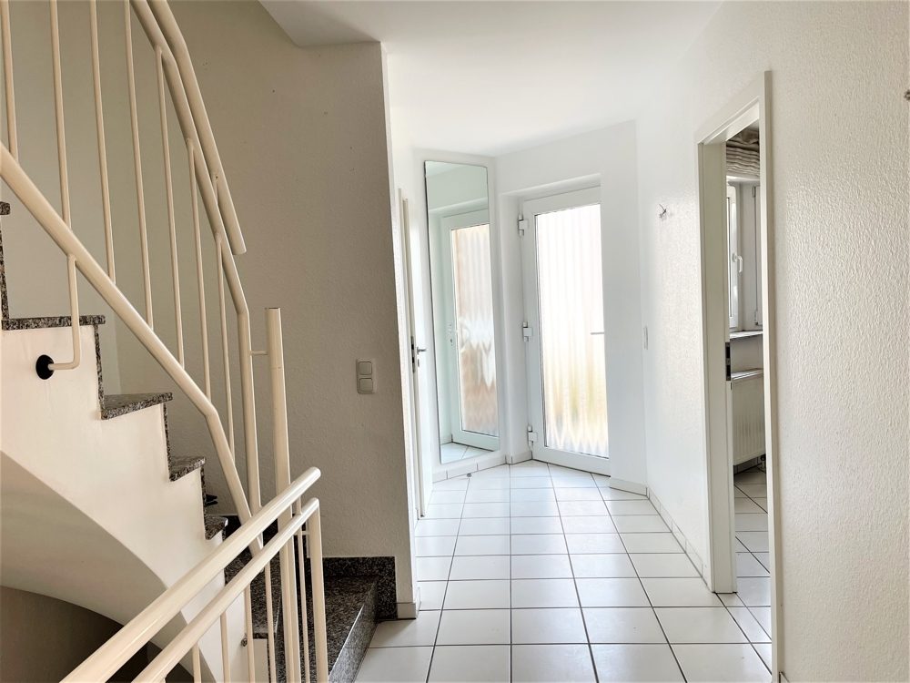 Immobilienangebot - Mönchengladbach - Alle - Mönchengladbach: großzügig geschnittene 5-Zimmer Doppelhaushälfte mit Garten in direkter Parklage!
