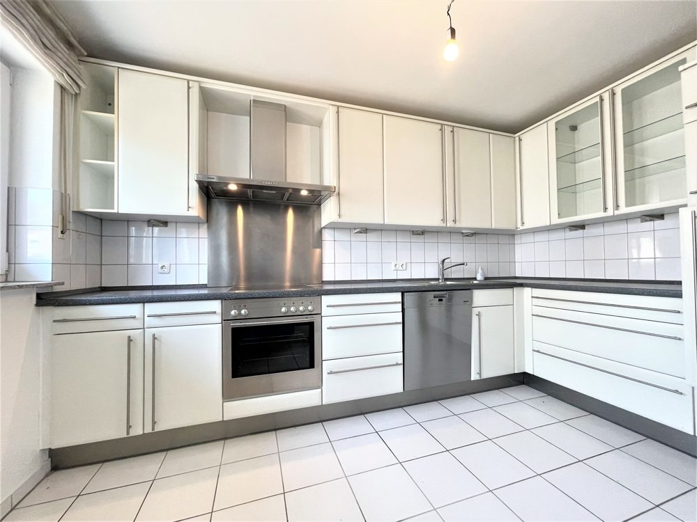 Immobilienangebot - Mönchengladbach - Alle - Mönchengladbach: großzügig geschnittene 5-Zimmer Doppelhaushälfte mit Garten in direkter Parklage!