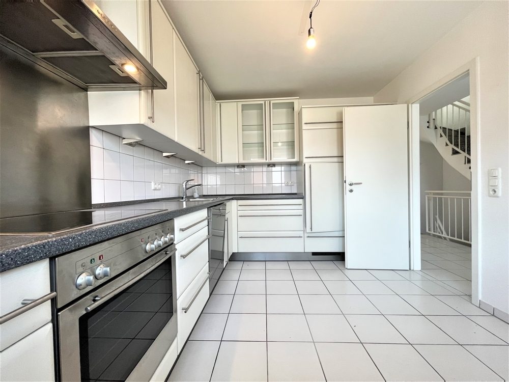Immobilienangebot - Mönchengladbach - Alle - Mönchengladbach: großzügig geschnittene 5-Zimmer Doppelhaushälfte mit Garten in direkter Parklage!