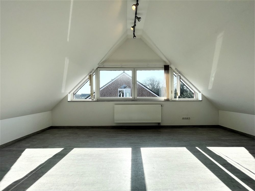 Immobilienangebot - Mönchengladbach - Alle - Mönchengladbach: großzügig geschnittene 5-Zimmer Doppelhaushälfte mit Garten in direkter Parklage!