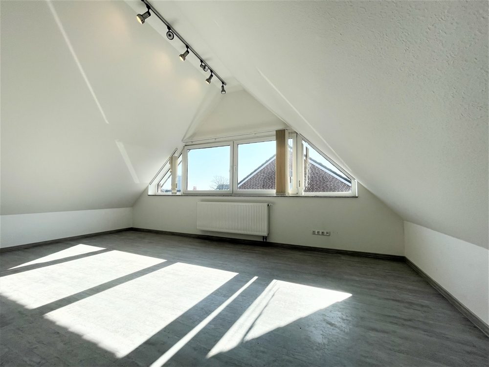 Immobilienangebot - Mönchengladbach - Alle - Mönchengladbach: großzügig geschnittene 5-Zimmer Doppelhaushälfte mit Garten in direkter Parklage!