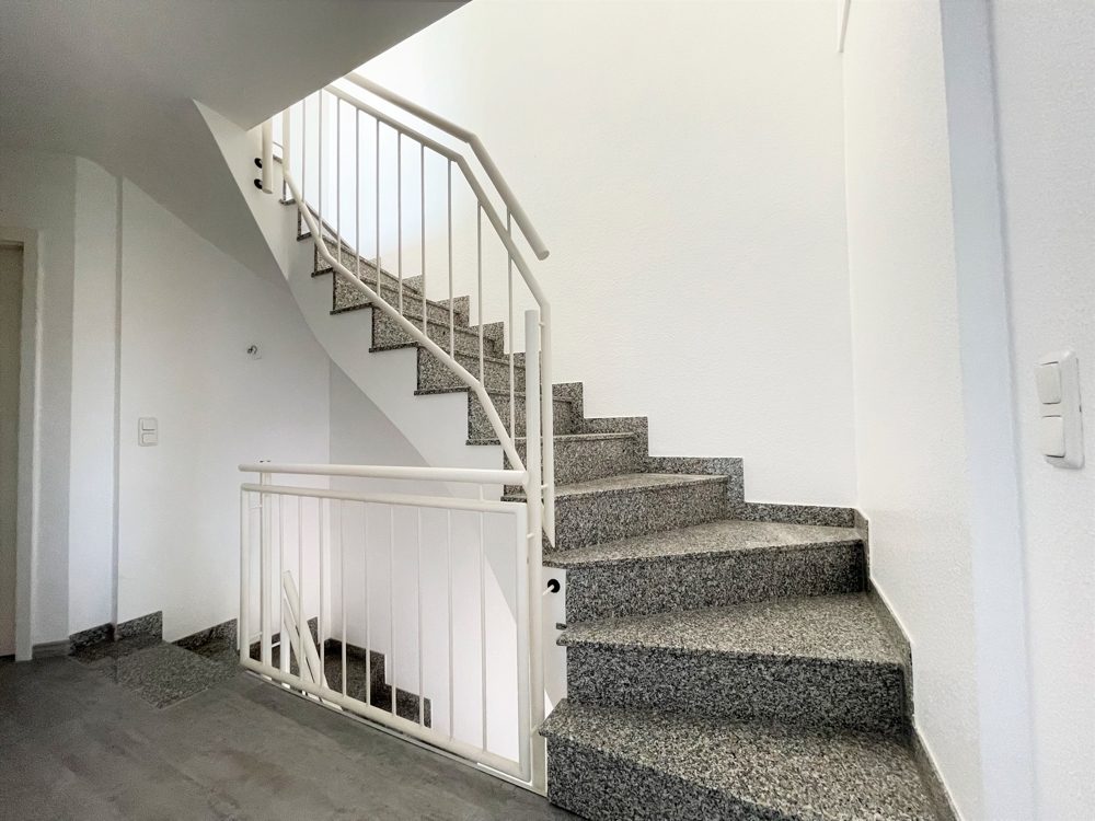 Immobilienangebot - Mönchengladbach - Alle - Mönchengladbach: großzügig geschnittene 5-Zimmer Doppelhaushälfte mit Garten in direkter Parklage!