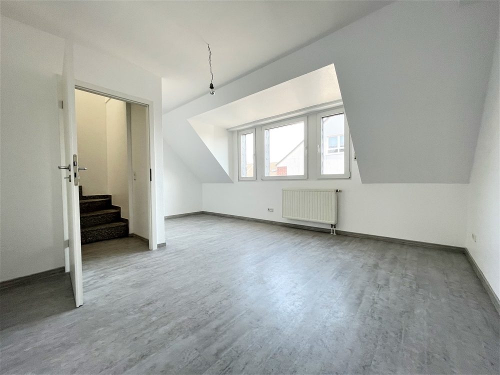 Immobilienangebot - Mönchengladbach - Alle - Mönchengladbach: großzügig geschnittene 5-Zimmer Doppelhaushälfte mit Garten in direkter Parklage!