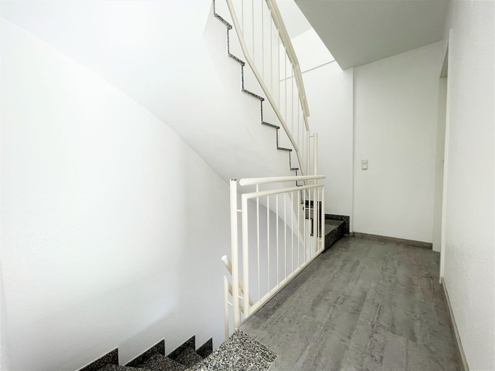 Immobilienangebot - Mönchengladbach - Alle - Mönchengladbach: großzügig geschnittene 5-Zimmer Doppelhaushälfte mit Garten in direkter Parklage!