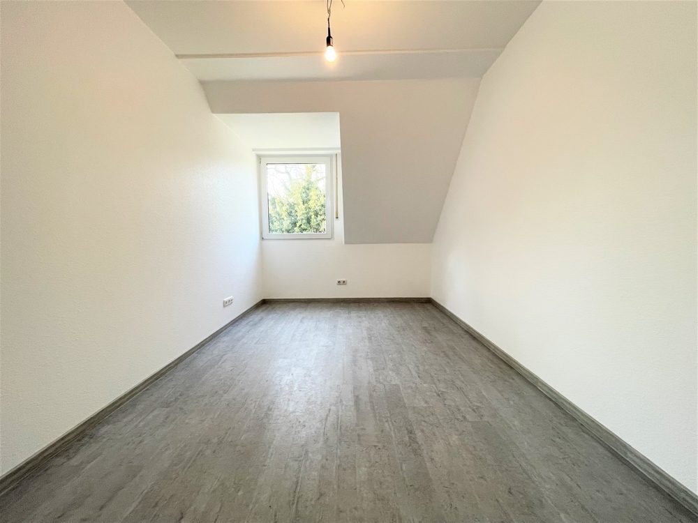 Immobilienangebot - Mönchengladbach - Alle - Mönchengladbach: großzügig geschnittene 5-Zimmer Doppelhaushälfte mit Garten in direkter Parklage!