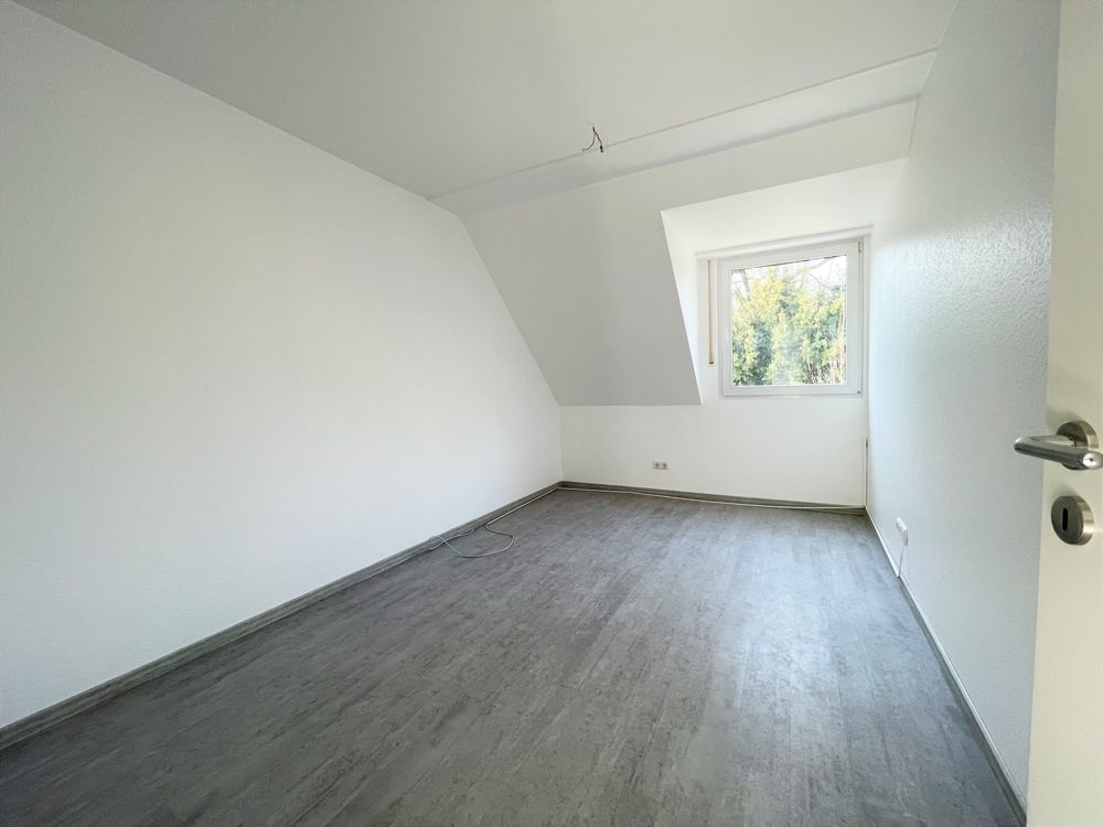 Immobilienangebot - Mönchengladbach - Alle - Mönchengladbach: großzügig geschnittene 5-Zimmer Doppelhaushälfte mit Garten in direkter Parklage!