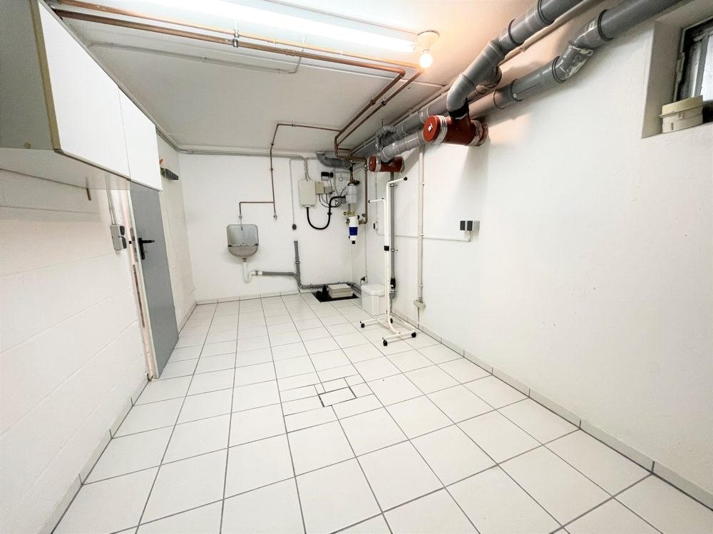 Immobilienangebot - Mönchengladbach - Alle - Mönchengladbach: großzügig geschnittene 5-Zimmer Doppelhaushälfte mit Garten in direkter Parklage!