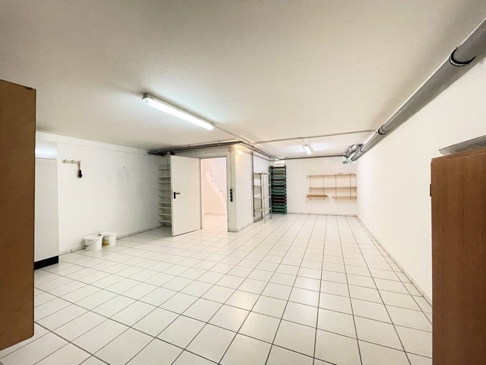 Immobilienangebot - Mönchengladbach - Alle - Mönchengladbach: großzügig geschnittene 5-Zimmer Doppelhaushälfte mit Garten in direkter Parklage!