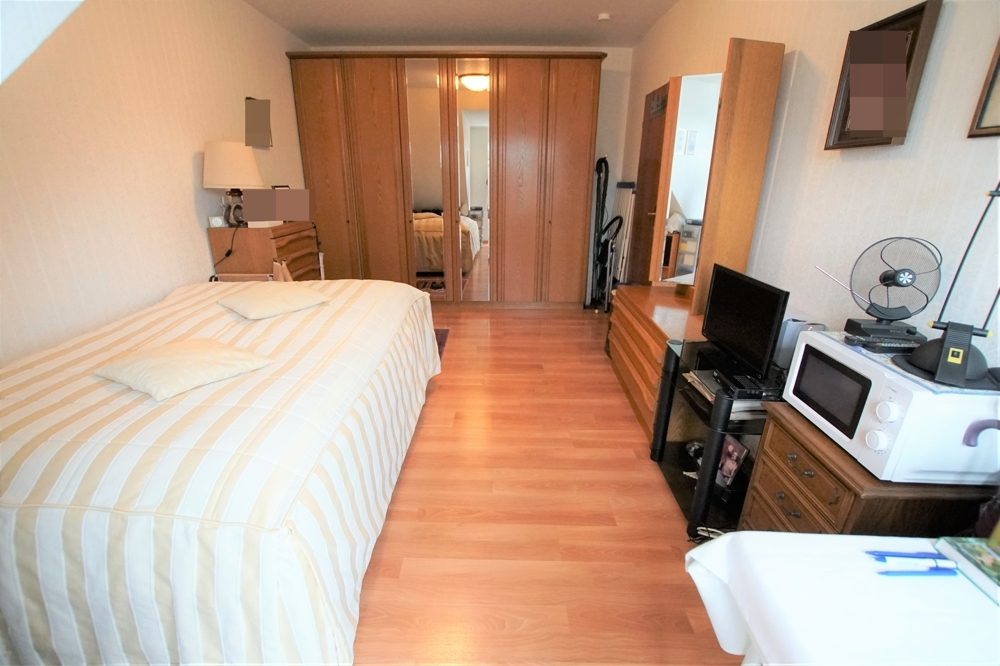Immobilienangebot - Düsseldorf - Alle - Benrath: sehr schöne 2-Zimmerwohnung mit Blick ins Grüne