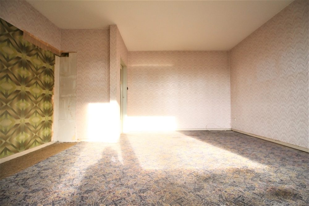 Immobilienangebot - Düsseldorf / Derendorf - Alle - Derendorf: sanierungsbedürftige und gut geschnittene 2- Zimmerwohnung mit Balkon in zentraler Lage