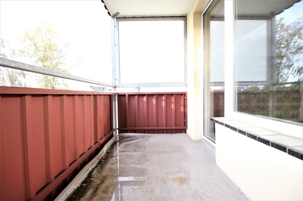 Immobilienangebot - Düsseldorf / Derendorf - Alle - Derendorf: sanierungsbedürftige und gut geschnittene 2- Zimmerwohnung mit Balkon in zentraler Lage