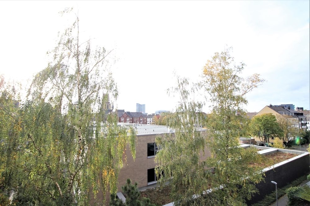 Immobilienangebot - Düsseldorf / Derendorf - Alle - Derendorf: sanierungsbedürftige und gut geschnittene 2- Zimmerwohnung mit Balkon in zentraler Lage