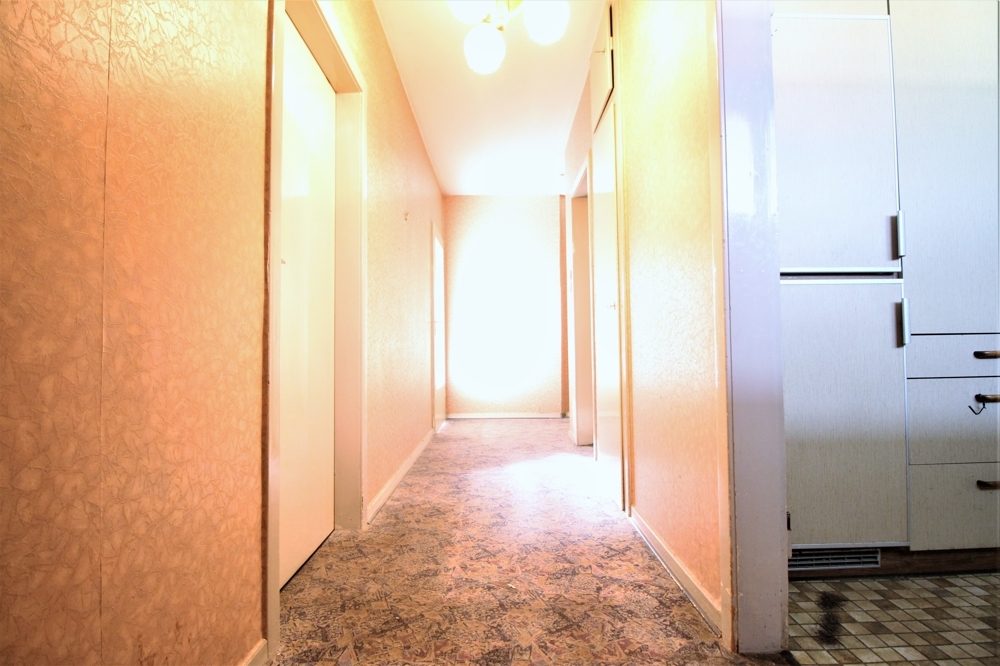 Immobilienangebot - Düsseldorf / Derendorf - Alle - Derendorf: sanierungsbedürftige und gut geschnittene 2- Zimmerwohnung mit Balkon in zentraler Lage