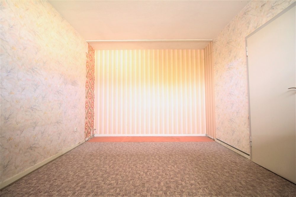 Immobilienangebot - Düsseldorf / Derendorf - Alle - Derendorf: sanierungsbedürftige und gut geschnittene 2- Zimmerwohnung mit Balkon in zentraler Lage