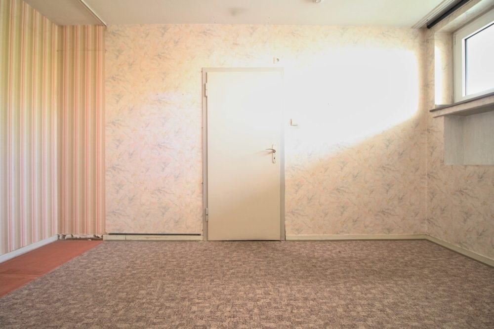 Immobilienangebot - Düsseldorf / Derendorf - Alle - Derendorf: sanierungsbedürftige und gut geschnittene 2- Zimmerwohnung mit Balkon in zentraler Lage
