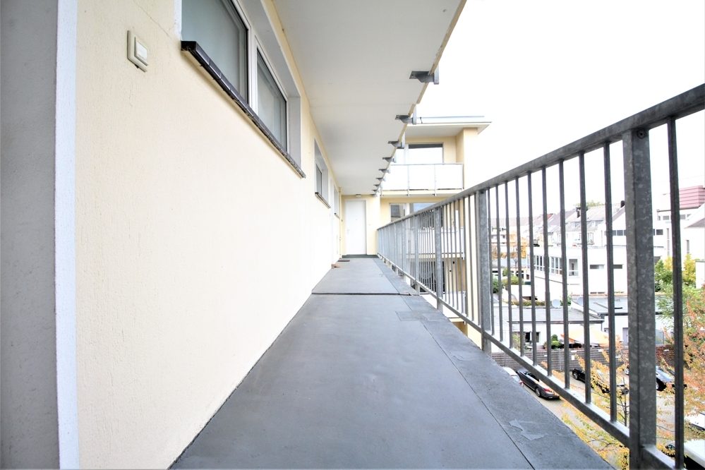 Immobilienangebot - Düsseldorf / Derendorf - Alle - Derendorf: sanierungsbedürftige und gut geschnittene 2- Zimmerwohnung mit Balkon in zentraler Lage