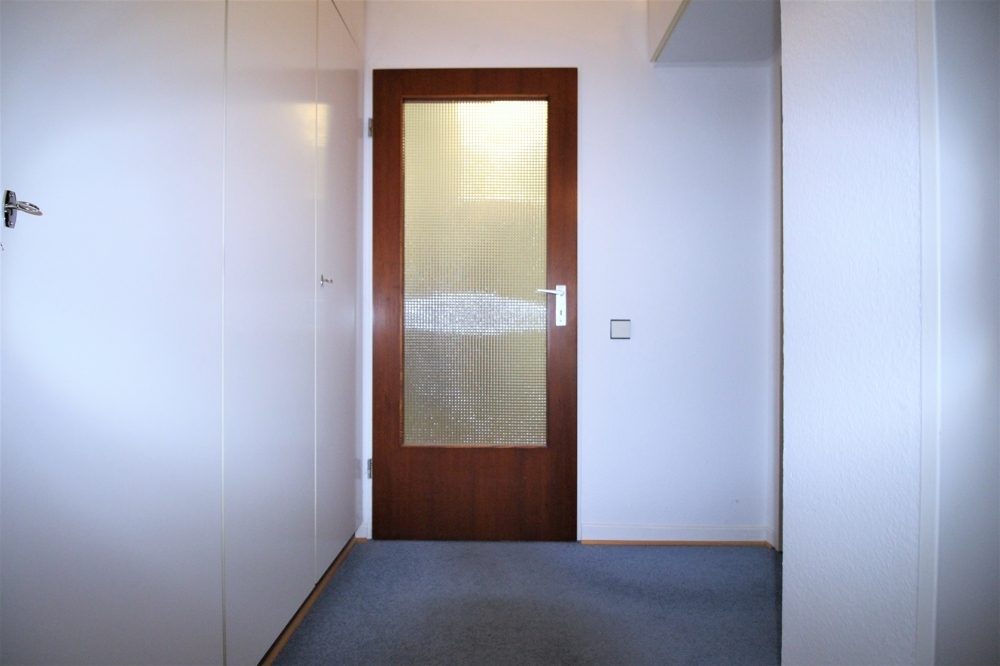 Immobilienangebot - Düsseldorf - Alle - Golzheim: großzügig geschnittene 3,5 -Zimmerwohnung mit TG-Stellplatz in guter Lage