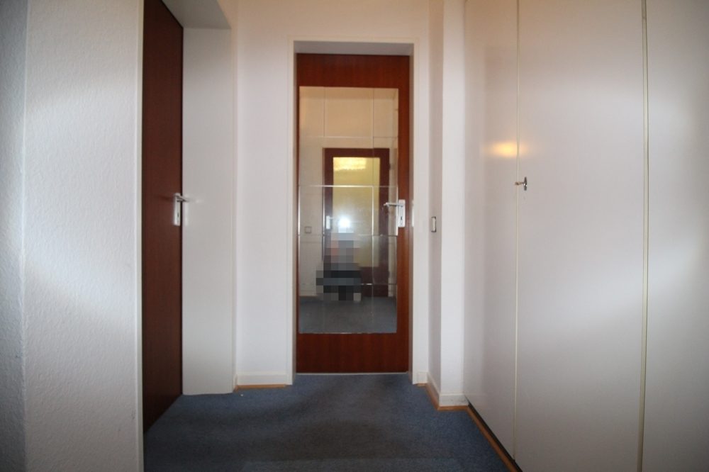 Immobilienangebot - Düsseldorf - Alle - Golzheim: großzügig geschnittene 3,5 -Zimmerwohnung mit TG-Stellplatz in guter Lage
