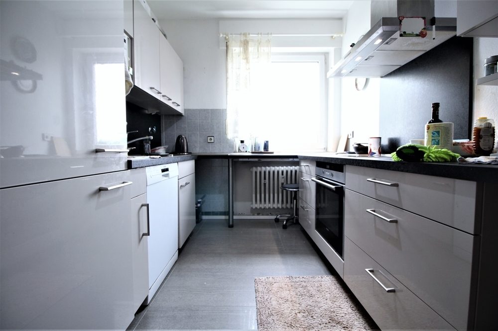 Immobilienangebot - Düsseldorf - Alle - Golzheim: großzügig geschnittene 3,5 -Zimmerwohnung mit TG-Stellplatz in guter Lage