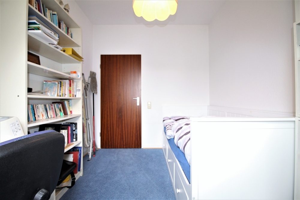 Immobilienangebot - Düsseldorf - Alle - Golzheim: großzügig geschnittene 3,5 -Zimmerwohnung mit TG-Stellplatz in guter Lage