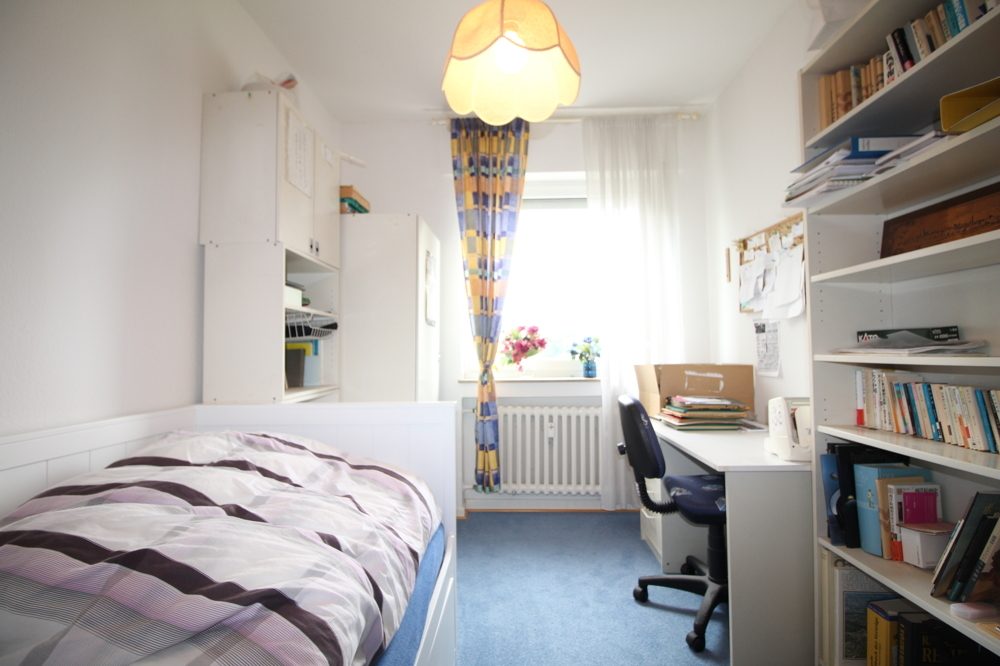 Immobilienangebot - Düsseldorf - Alle - Golzheim: großzügig geschnittene 3,5 -Zimmerwohnung mit TG-Stellplatz in guter Lage